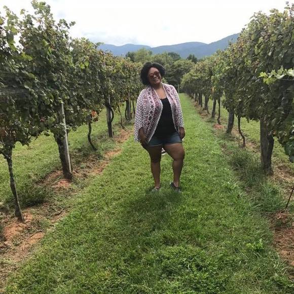 Meet your Posher, Tanita - Picture 1 of 1